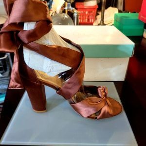 SHOEDAZZLE MAUVE  SILKY RIBBON BANDAGE STYLE SANDAL USED SIZE 8